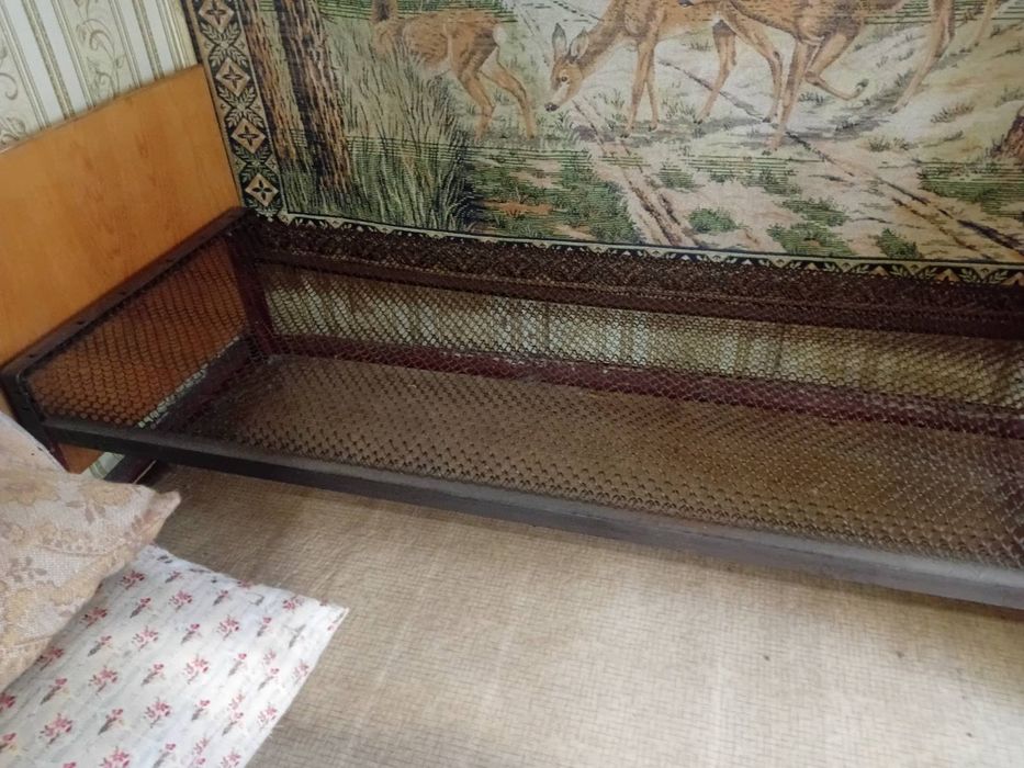 Продам ліжко пружинне