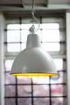 Lampa loftowa biała złote wnętrze