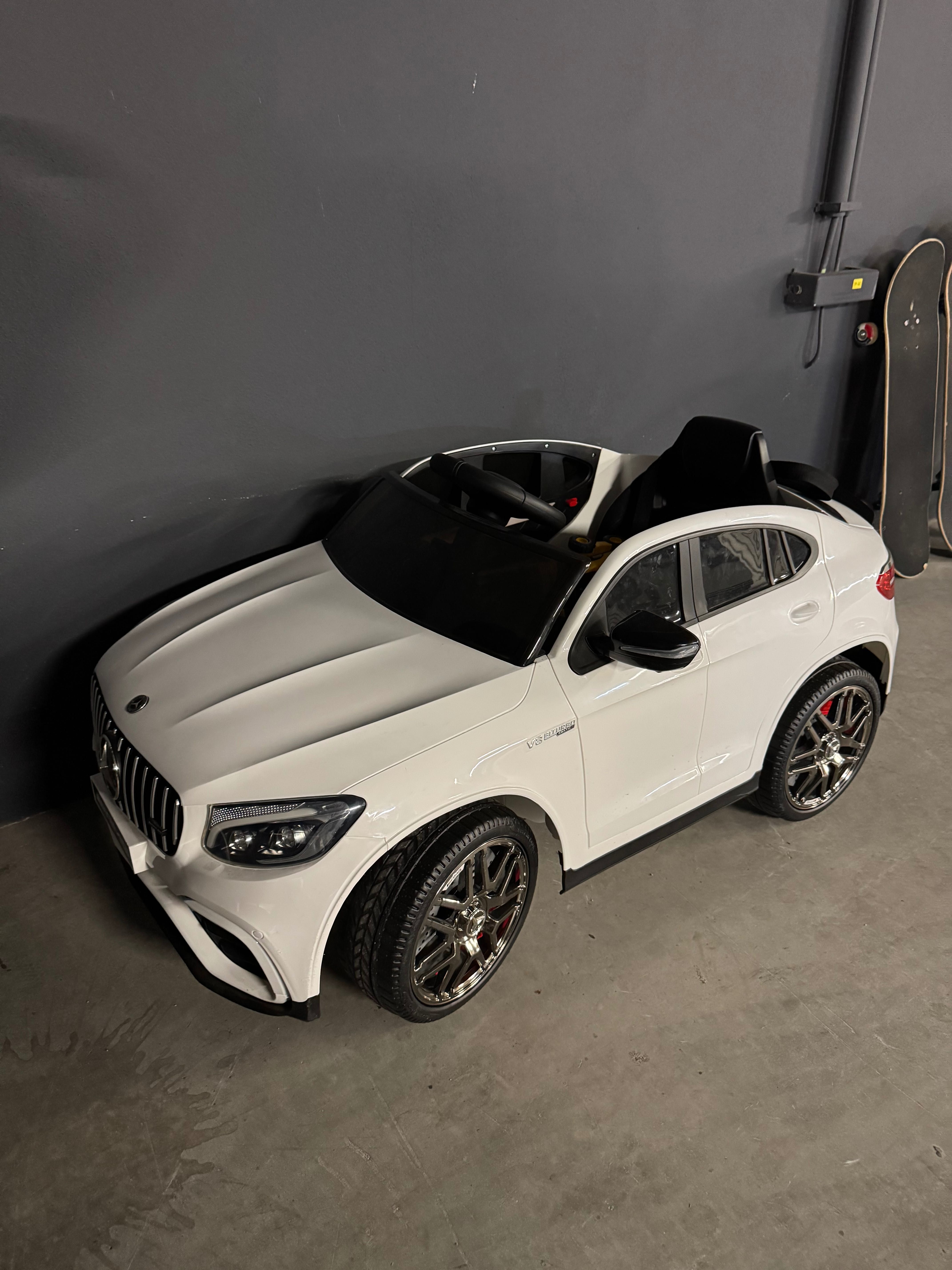Kids electric car