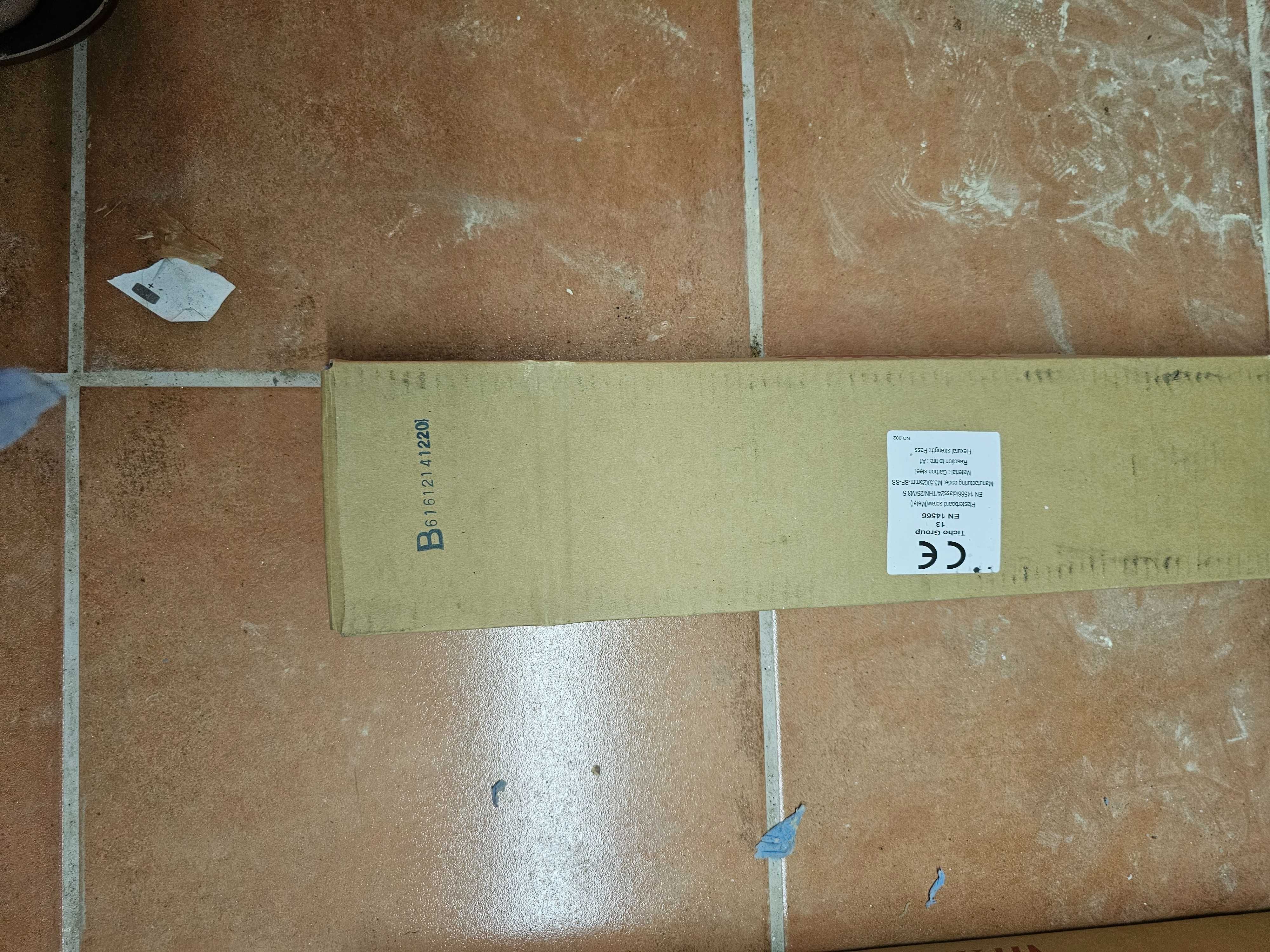 2 caixas de parafusos  de pente makita
