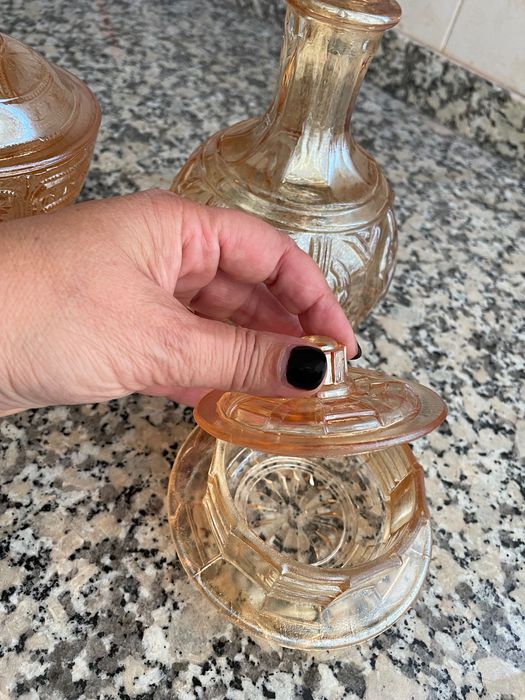 Conjunto Vidro 1 garrafa 1 açucareiro e 1 doceira