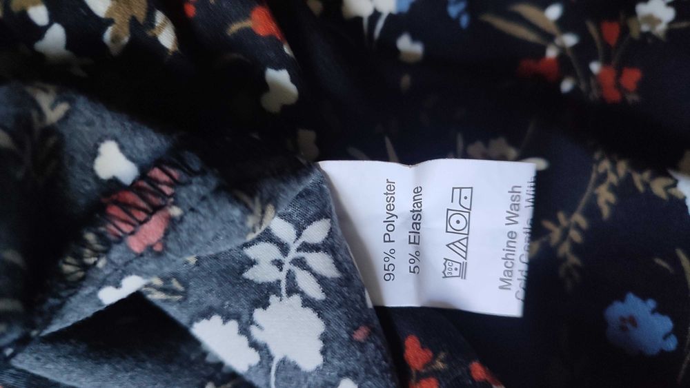 Sukienka długa maxi w kwiaty we wzory plus size z długim rękawem