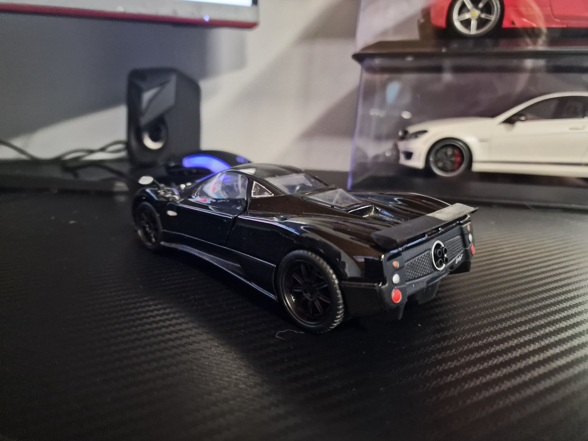 Pagani Zonda F 1:24