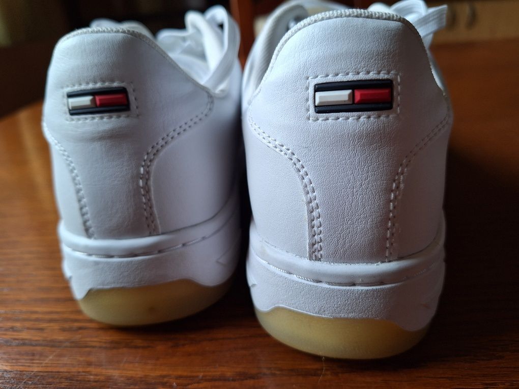 Tommy Hilfiger 40 Sneakersy świecące 
Sneakersy Glow In The Dark Baske