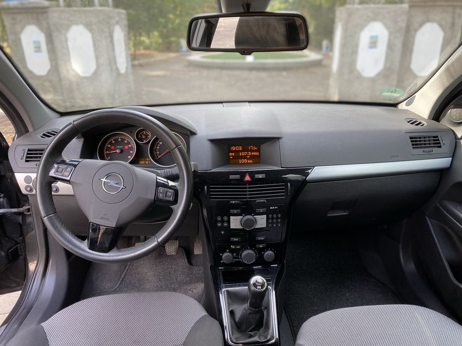 Продам OPEL ASTRA H 2010 рік