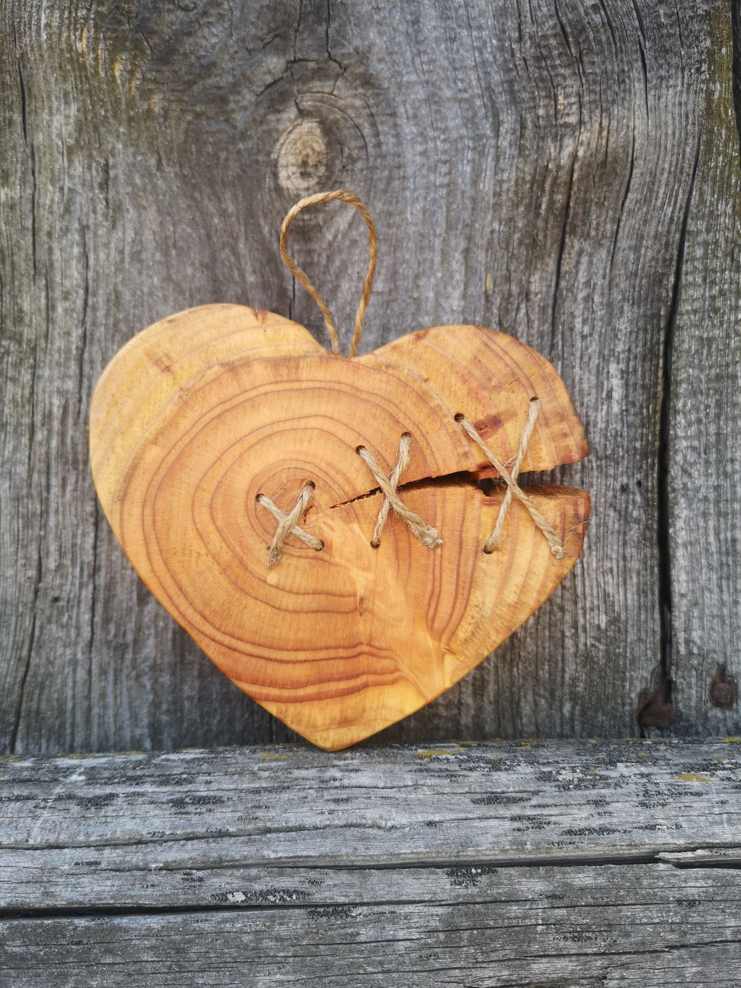 Serce z drewna złamane dekoracja ozdoba pomysł na prezent dla kobiety