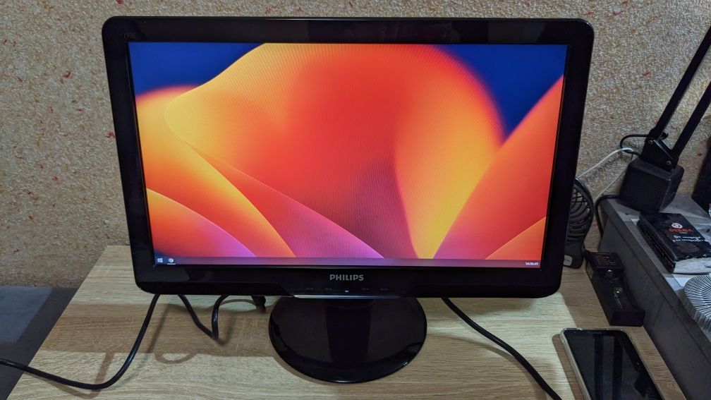 Идеальный монитор LED Philips 19"