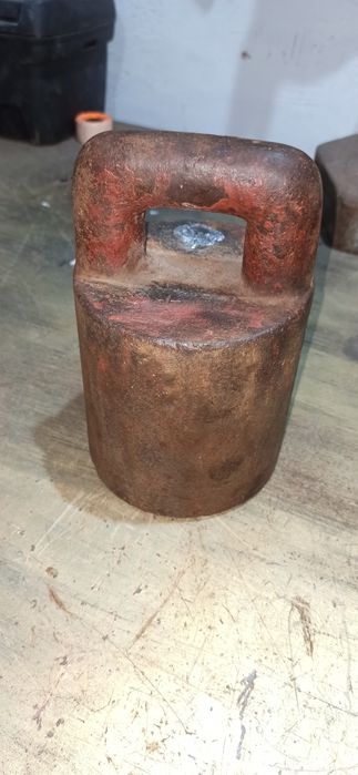 Odważnik 1 mrg żeliwny z puncą