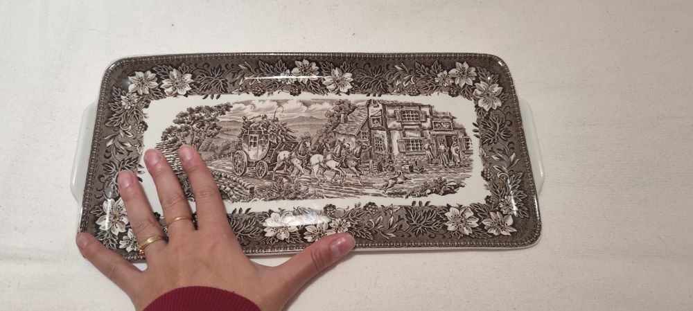 Travessa Royal Tudor Ware