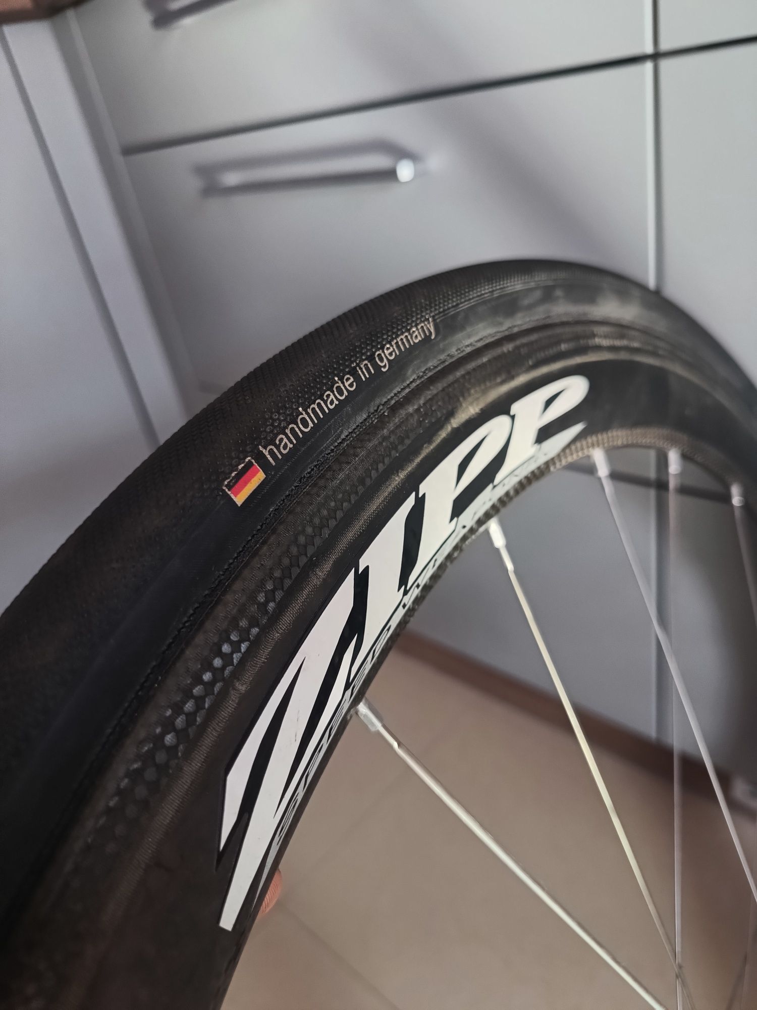 Koła rowerowe ZIPP speed weaponry Carbon