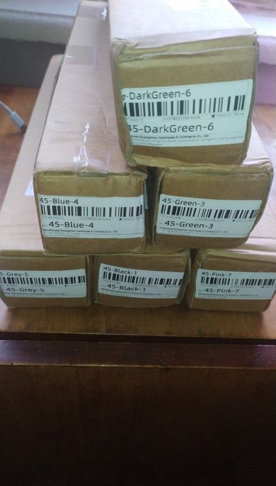 Зонт автомат в різних кольорах.