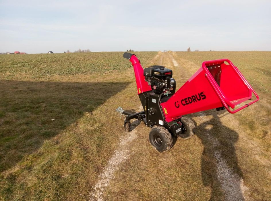 Wynajmę spalinowy rębak do gałęzi i glebogryzarka.