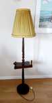 Lampa stojąca z półka, abażur