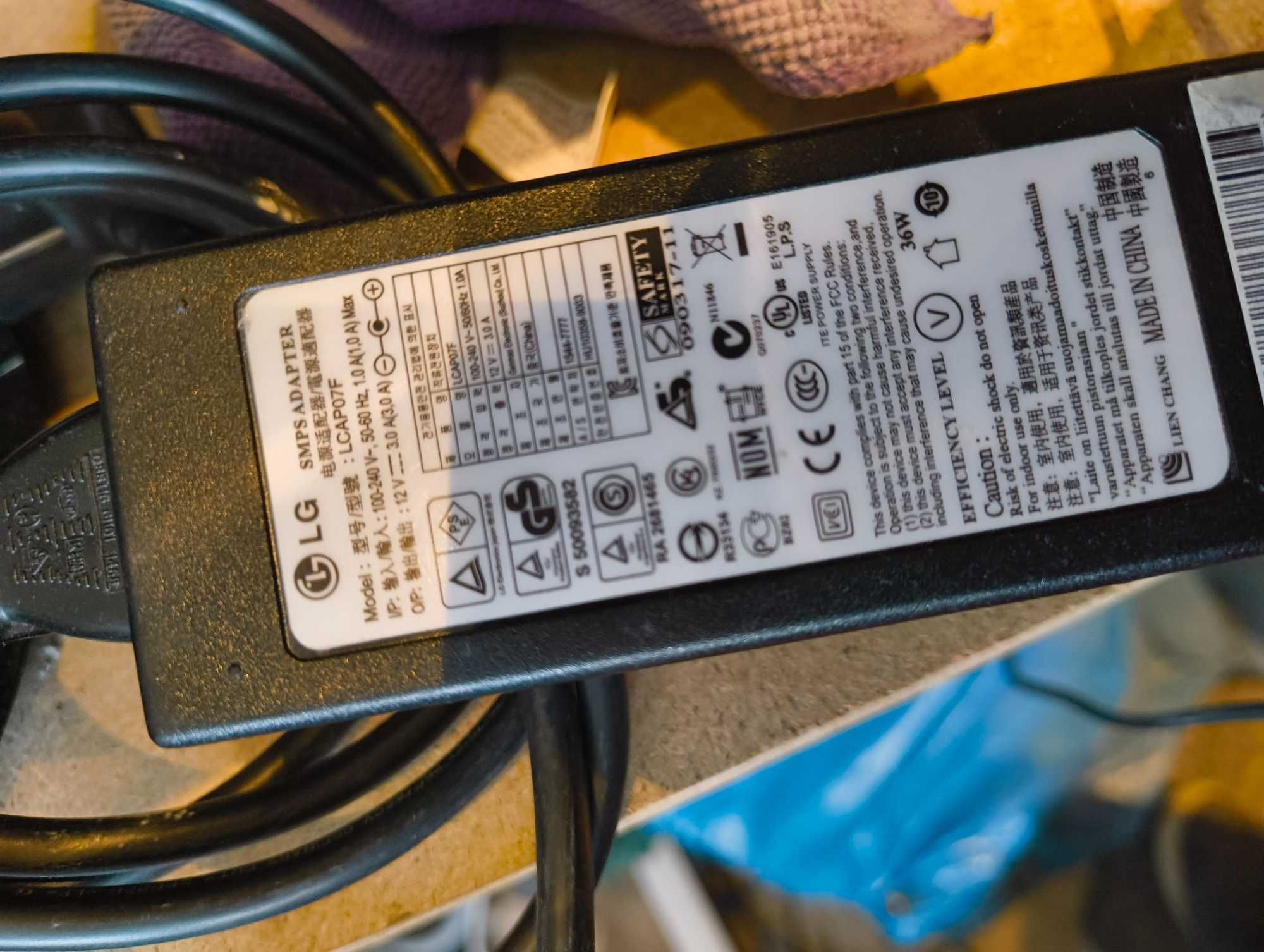 Monitor LG E2240 22"