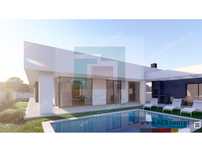 Moradia T4 c/ Piscina e Garagem com Excelentes Áreas
