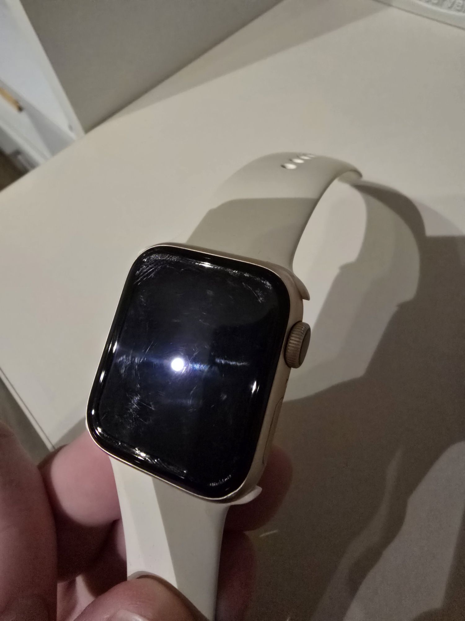Продам Apple watch 4