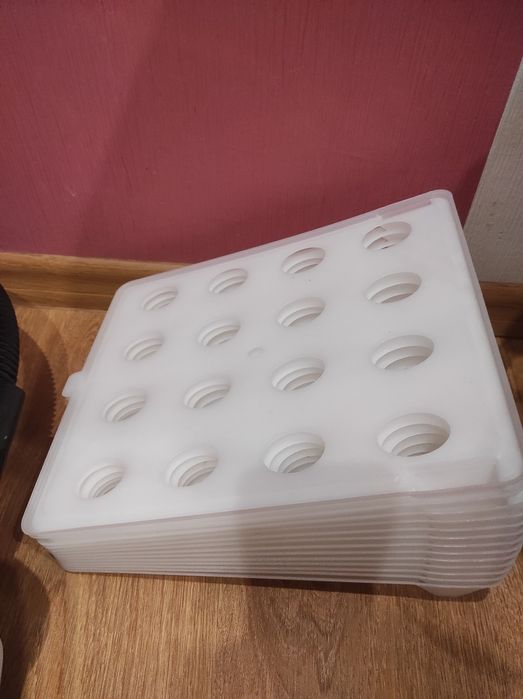 Пластикова дошка- роздільник для речей