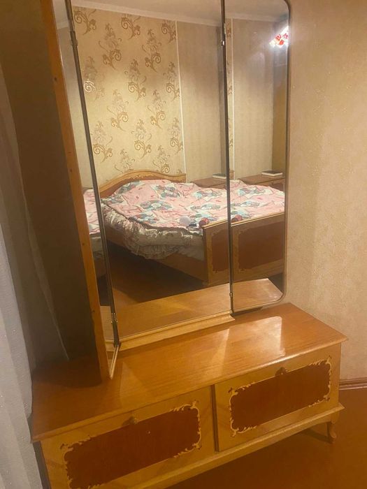Тумбочка трюмо  Зеркало