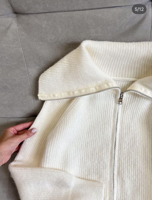 Светр вʼязаний кардиган