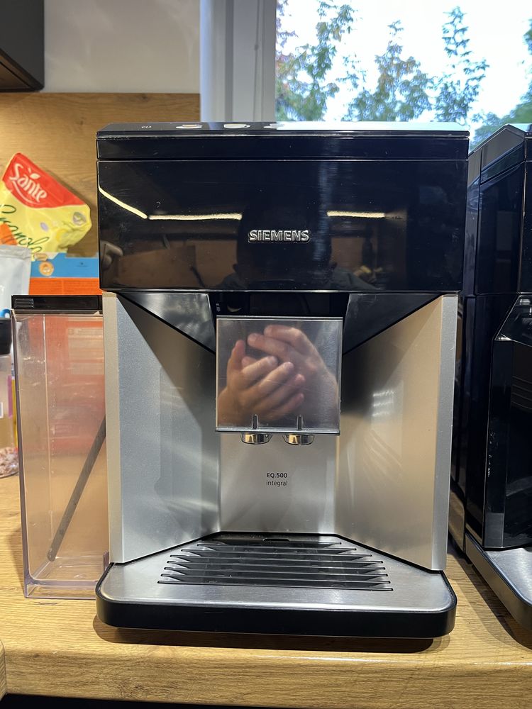 Ekspres Siemens EQ500 - refurbished pozbawione wady napędu