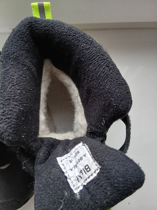 Чобітки дитячи для хлопчика р. 28, б/У, у гарному стані.