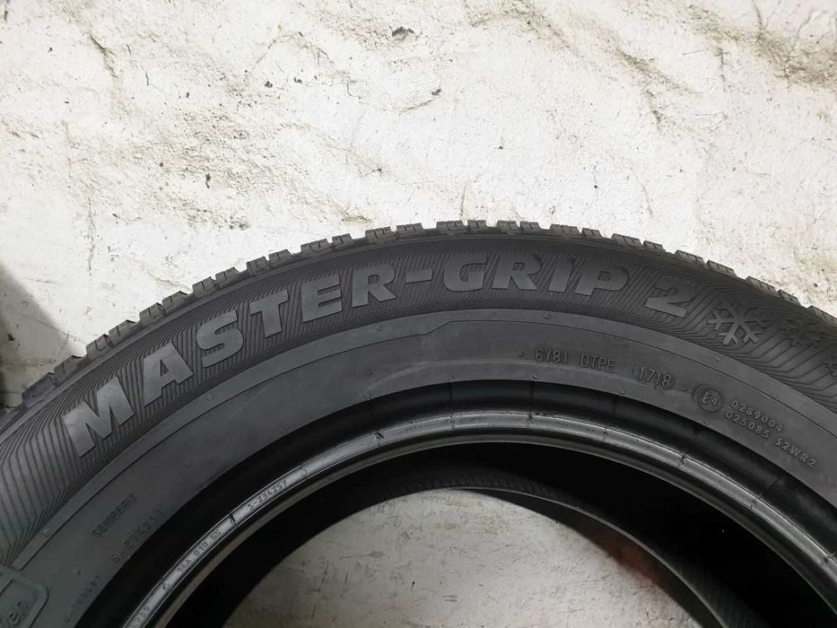 Dwie Opony zimowe 235/65R17 5,6mm Semperit Master-Grip 2 2018r