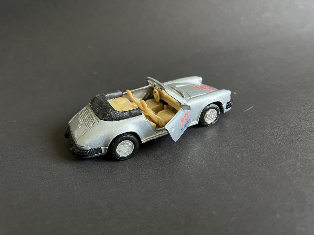 Autko resorak  Porsche retro z lat 90