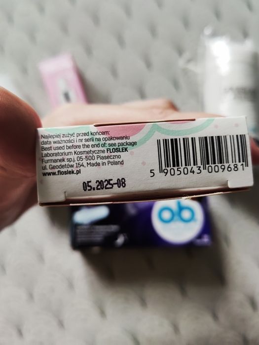 Zestaw kosmetyków i przyborów higienicznych