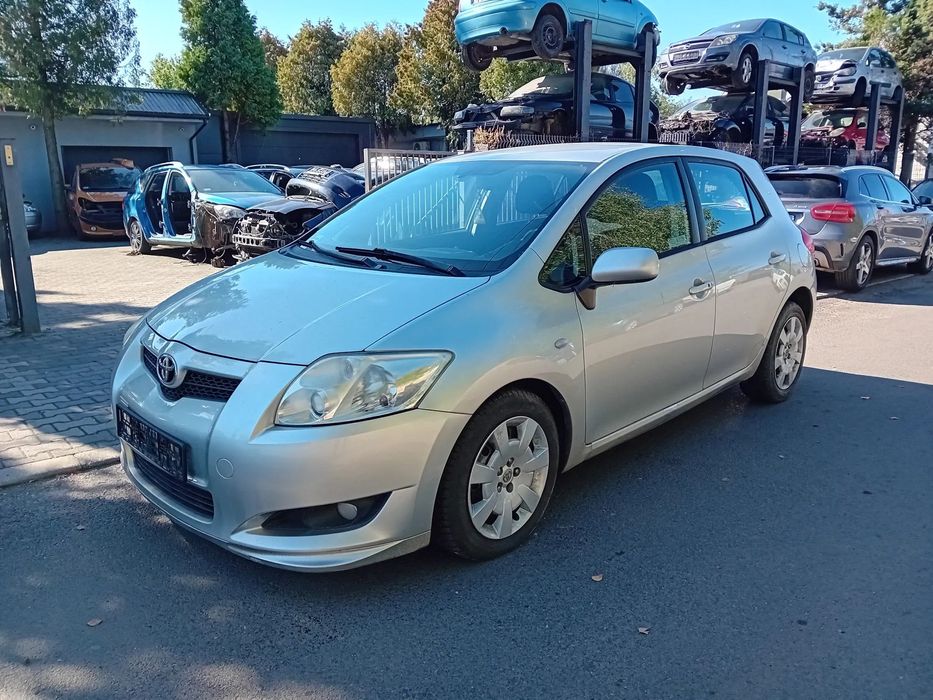 *TOYOTA AURIS* Samochód na części