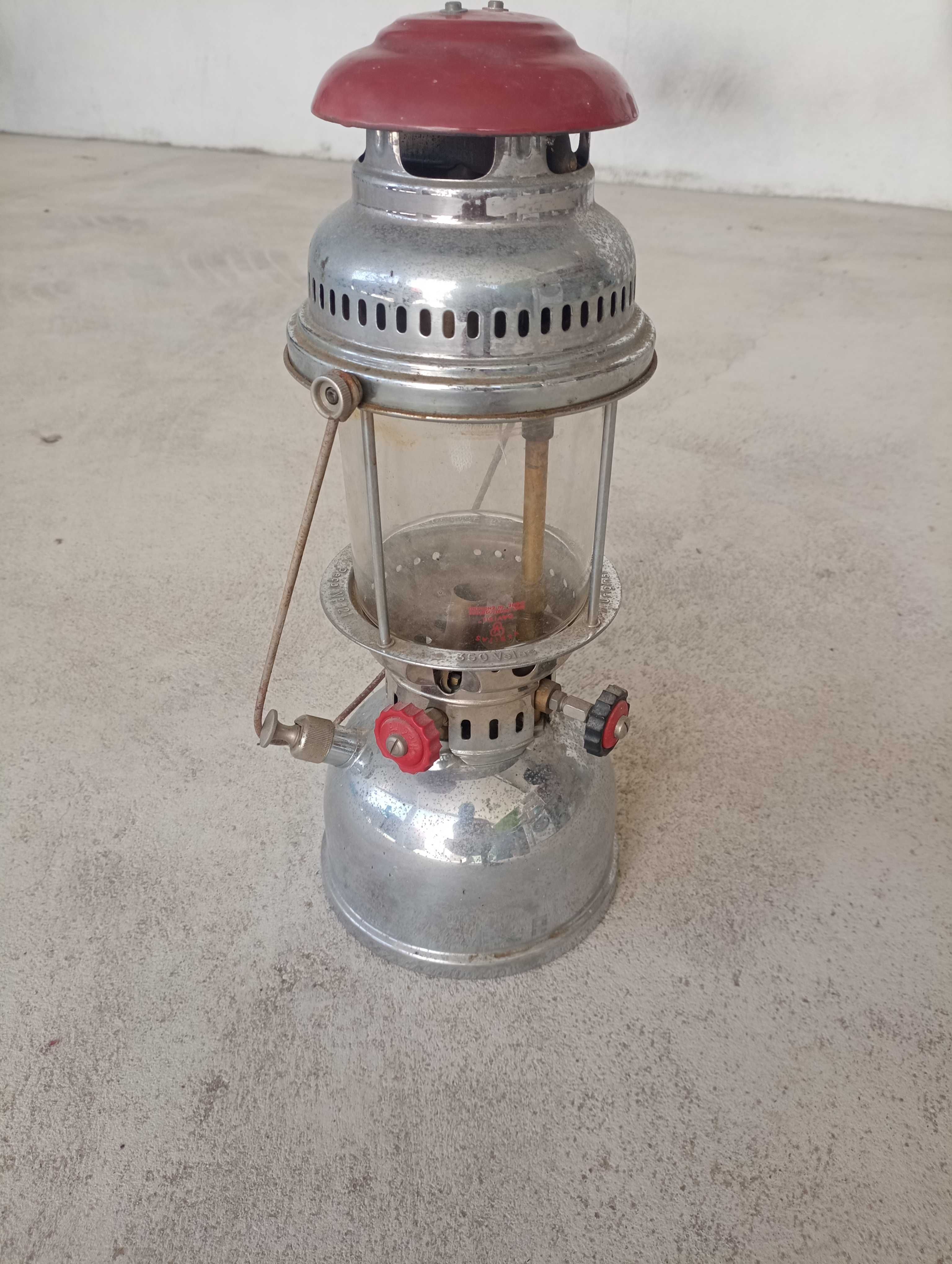 Candeeiro a petróleo para uso ou decoração