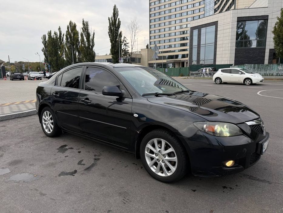 Продам Mazda 3 1.6