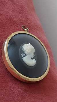 Peter Bates LADY IN CAMEO - Świat w miniaturze - Medalion