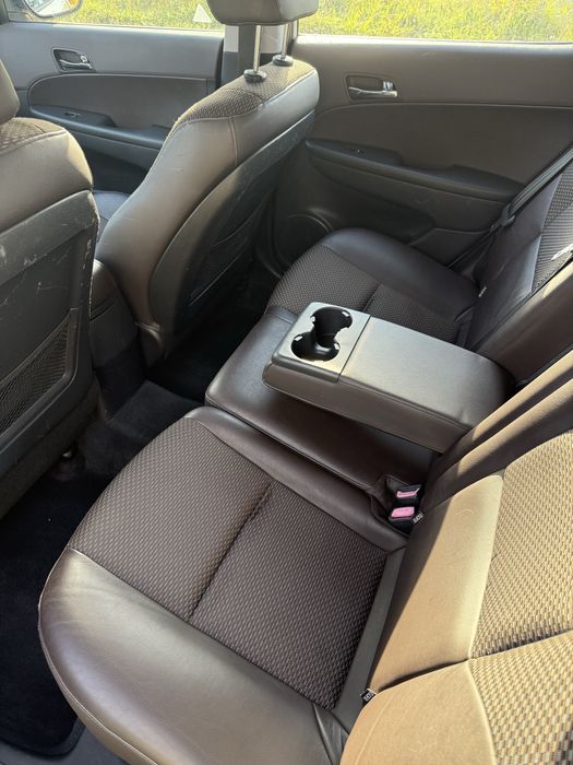 Hyundai i30 2.0 benzyna 143km, nowe opony lato/zima ( Holandia )