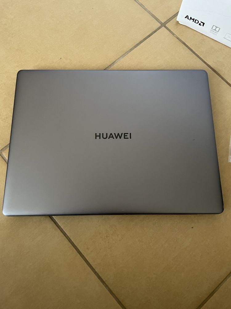 Ultrabook Huawei MateBook HN-W19BR RYZEN5, 8GB RAM, 512 SSD,2xGRAF