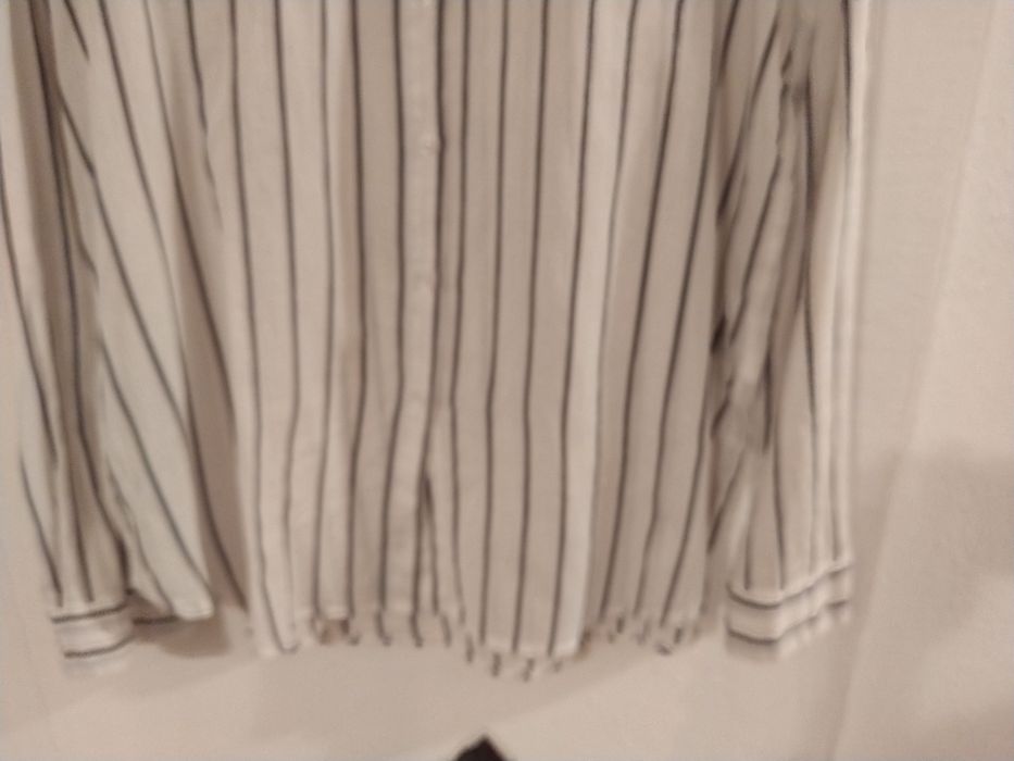 Blusa às riscas cinzentas e brancas - H & M - Tamanho XS