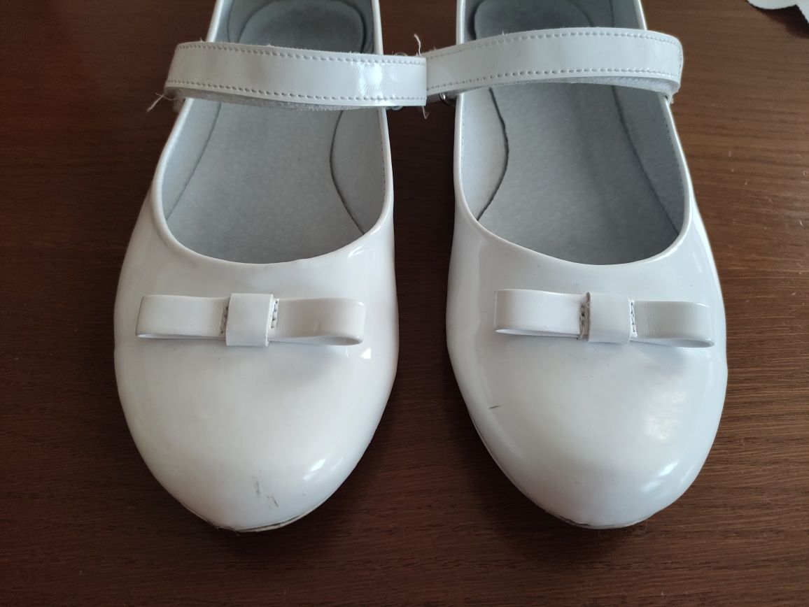 Buty dziewczęce komunijne r. 37
