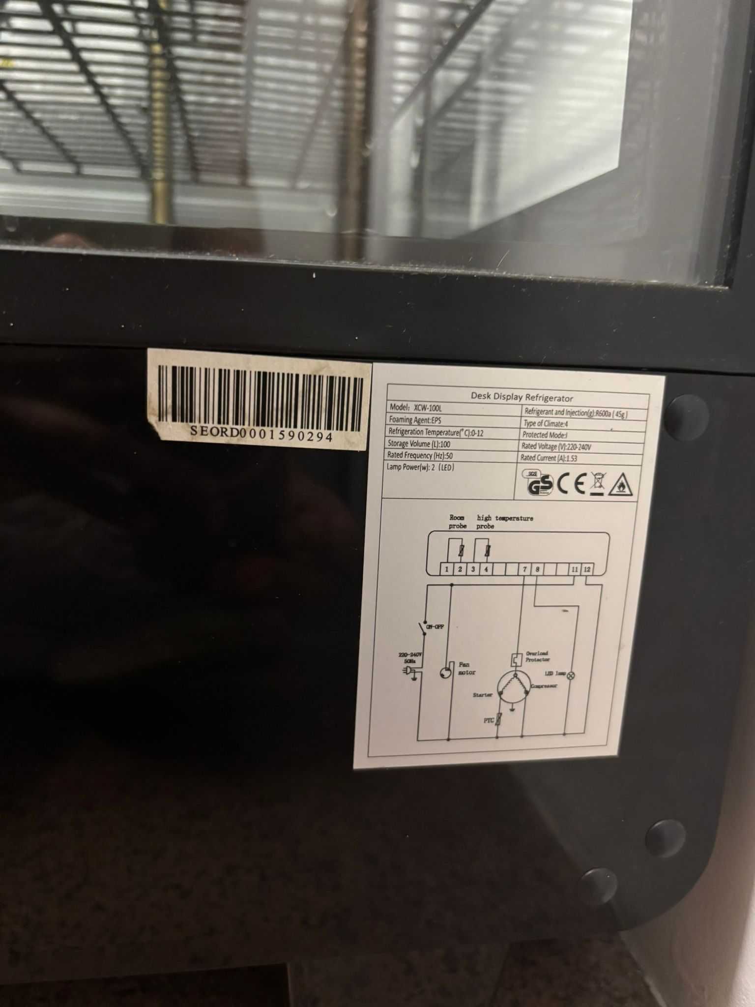 Vitrine Frigorífica Seminova – 1 Ano de Uso!