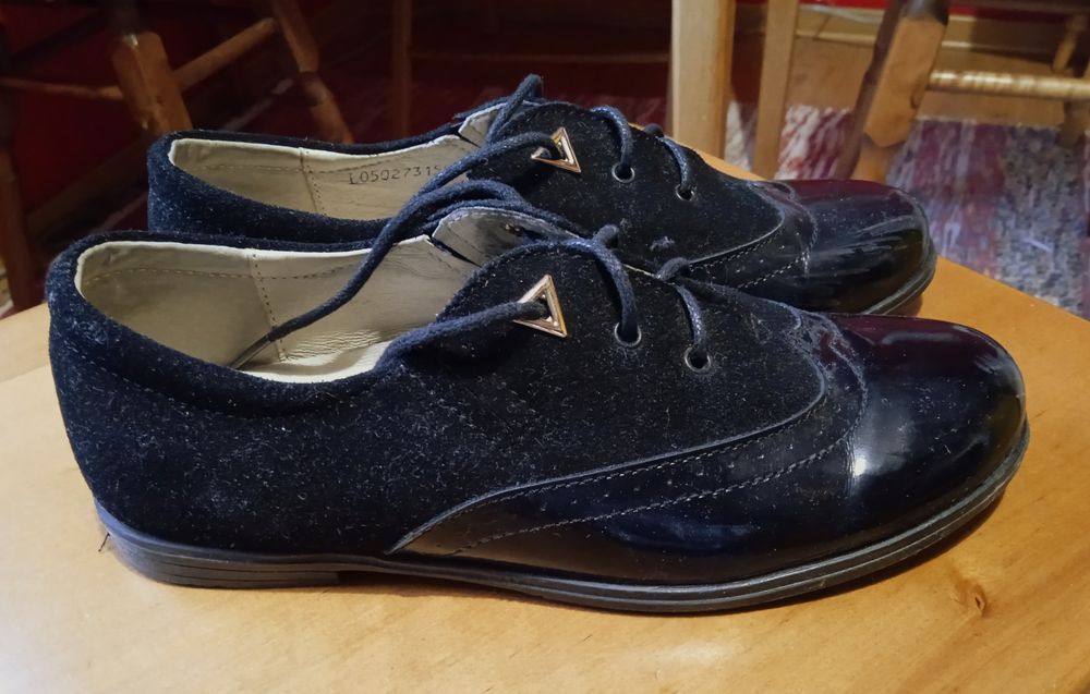 Туфлі чорні шкільні класичні на дівчинку, розмір 32.