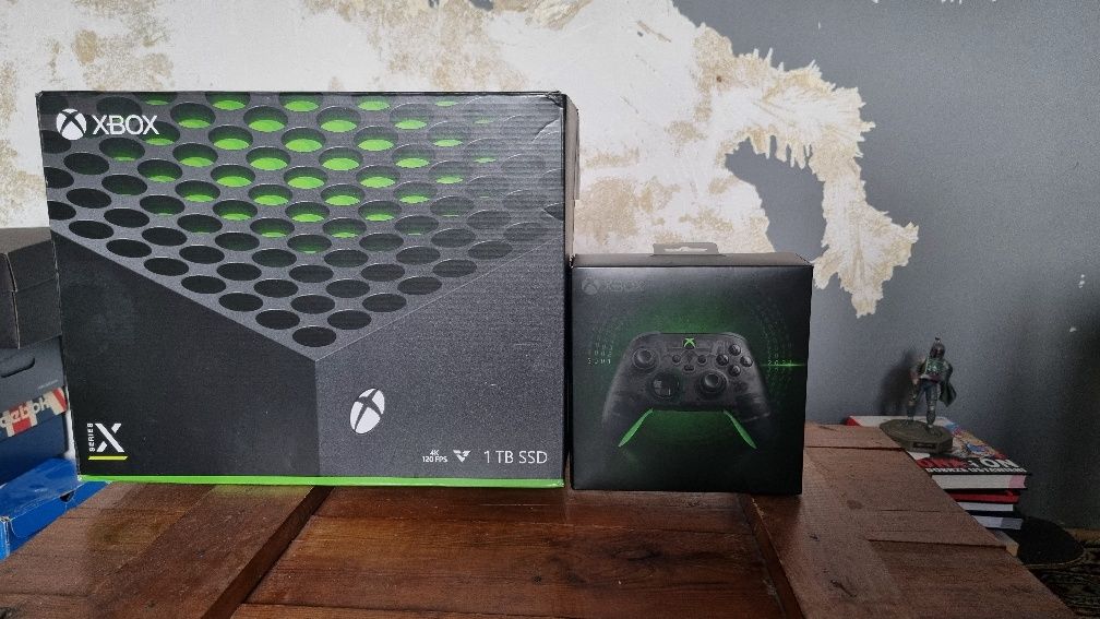 Xbox Series X + 2 pady, mało używana