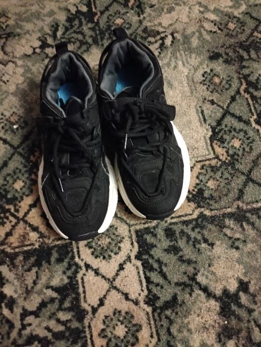 Кросівки дитячі.