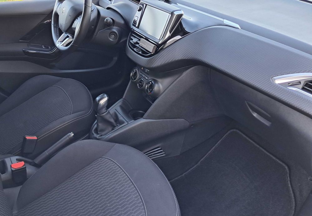 Peugeot 208 1.2 PureTech  STYLE