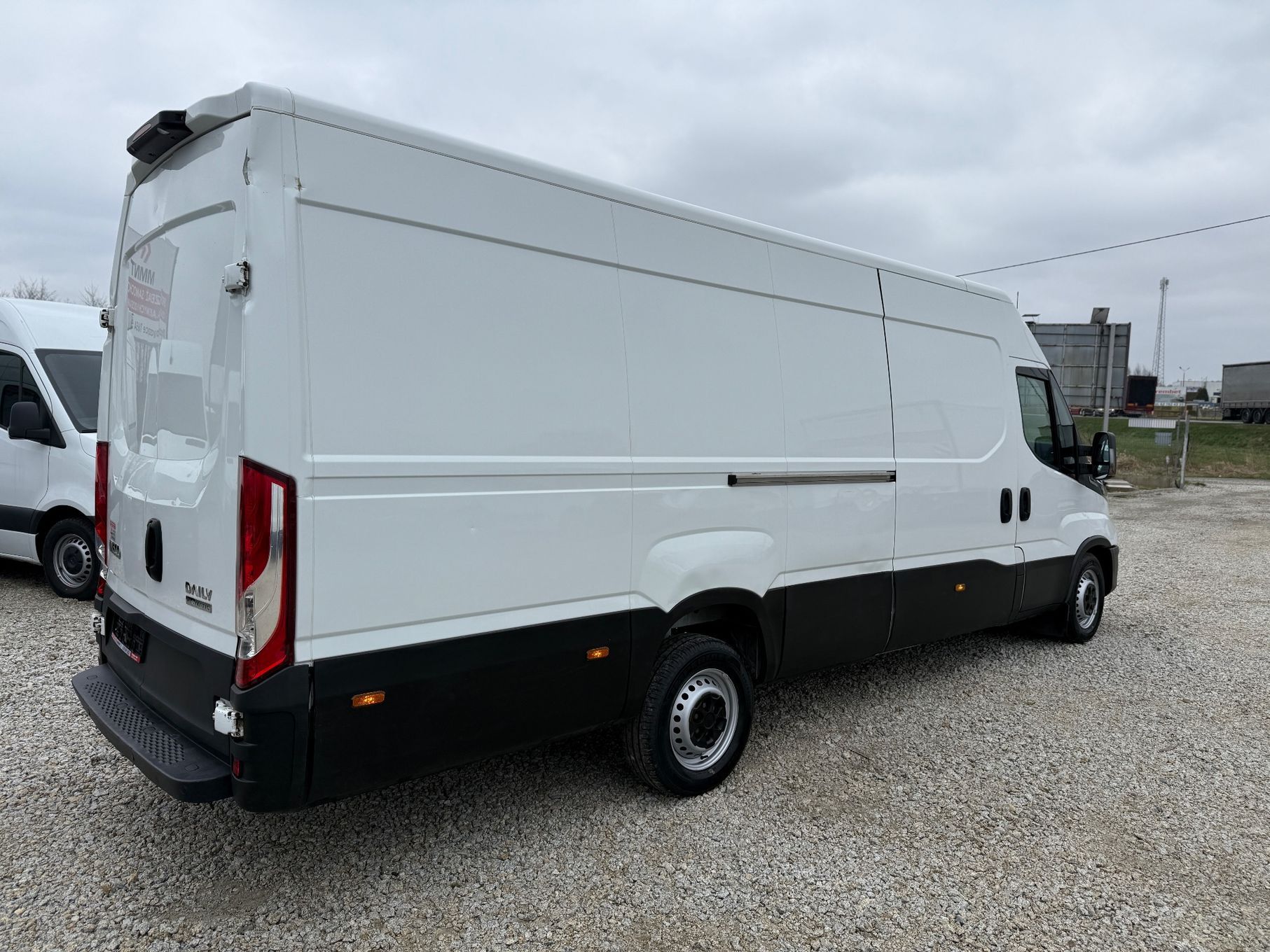 Iveco 2021/Daily 35-140 A8V/MAXI/ Automat Hi-Matic/full LED reflektory/Klima/PDC/tempomat/fotel comfort  77.900 zł netto