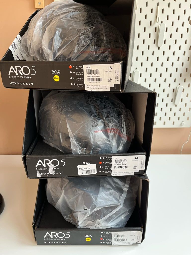 Велошолом Oakley Aro5 MIPS Blackout L шосейний шлем велосипедний