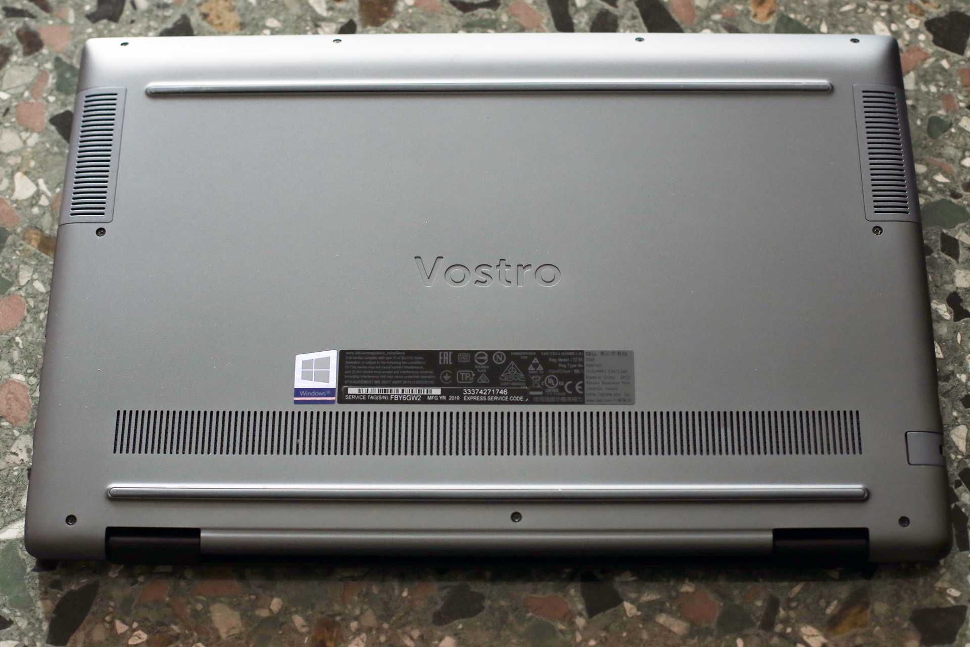 Ігровий Dell Vostro 5590 15.6" i7-10510U/16Gb/512GB/MX250/FHD IPS
