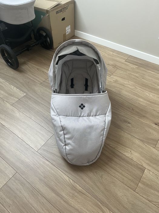 Bebetto Vulcano + fotelik Cybex