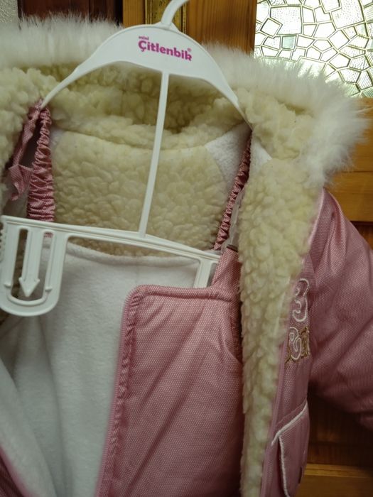 Зимовий комбінезон для дівчинки