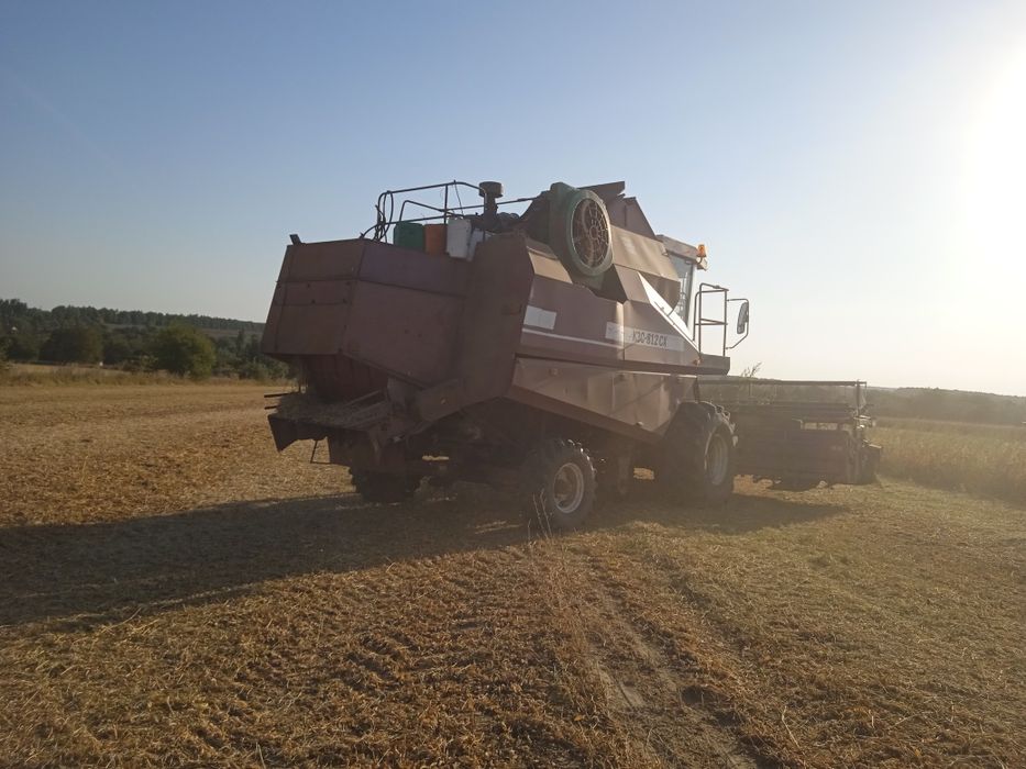 Комбайн КЗС-812СХ