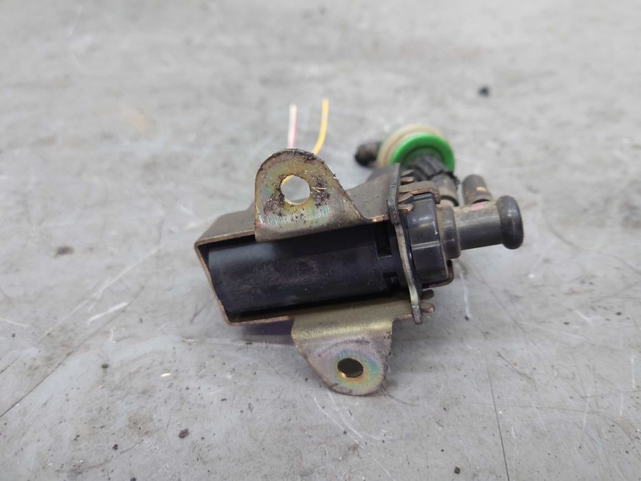 Mazda 6 I GG Premacy 2.0 CITD Zawór Podciśnienia