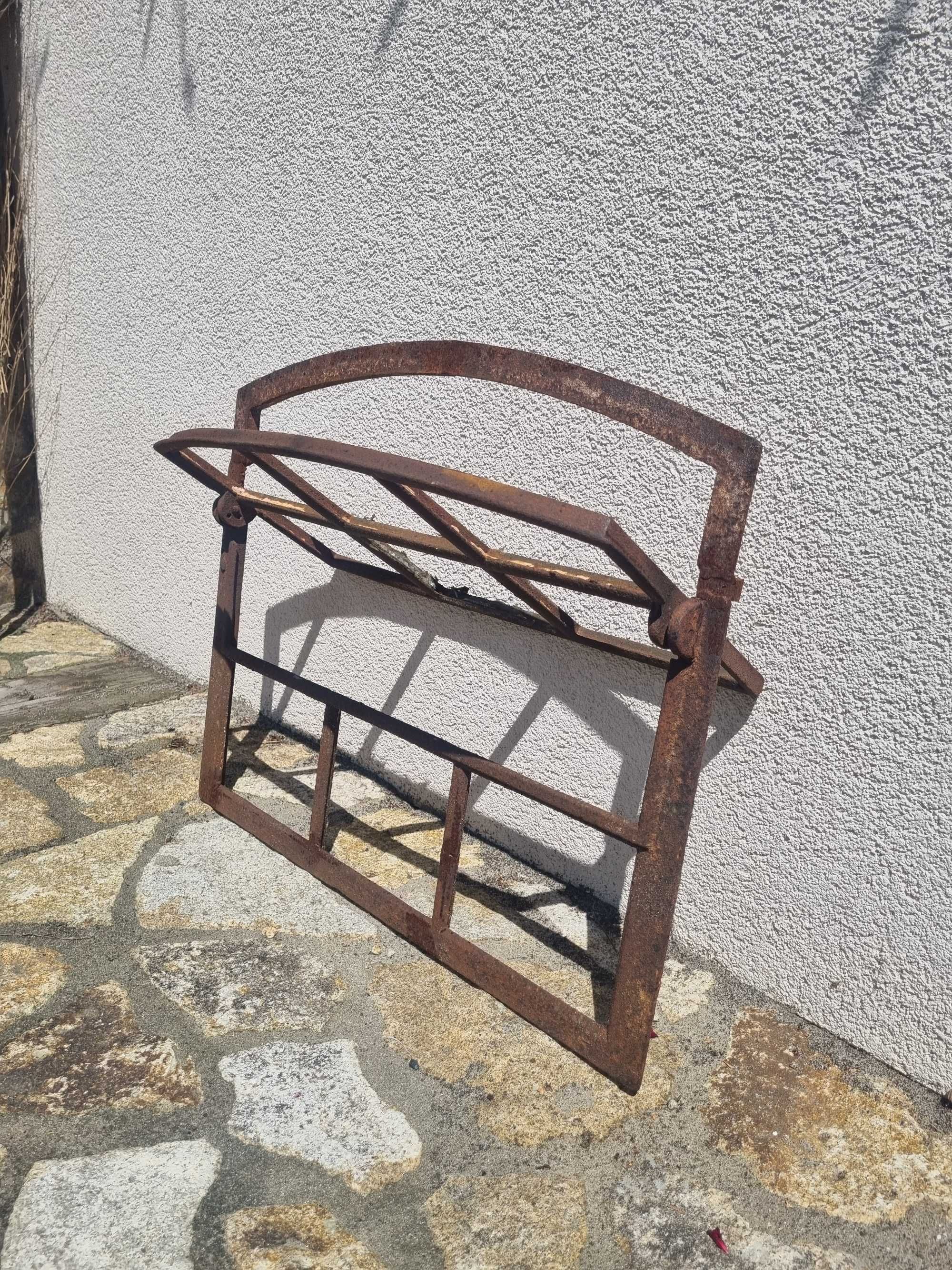 Sprzedam okno żeliwne / do altany/domku narzedziowego