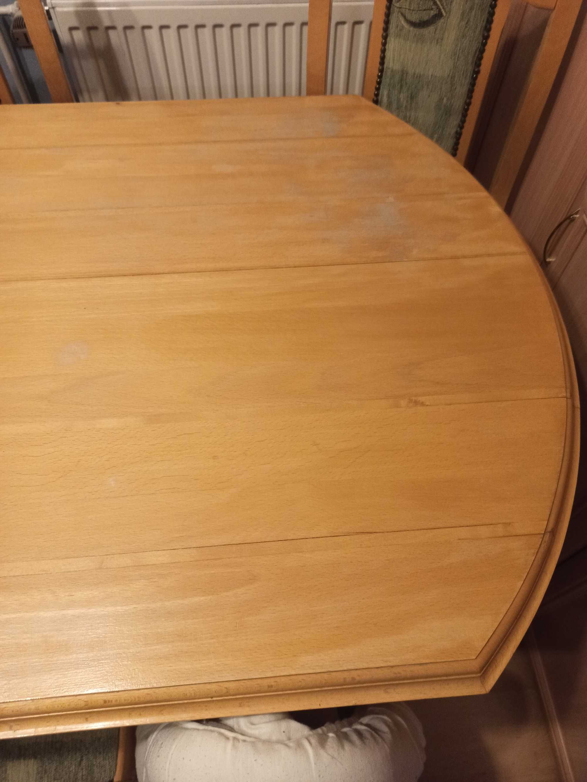 Stół i krzesła zrobione z bukowiny. Lite drewno buk. Wymiar 200x90x77